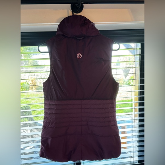 Purple Lululemon vest size small! Great condition $60 obo - Picture 3 of 3